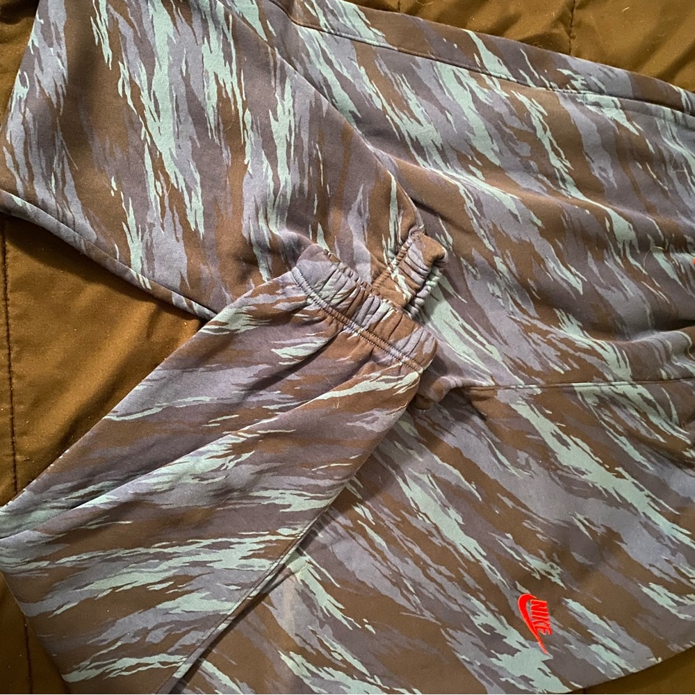 Nike - Mens -Large